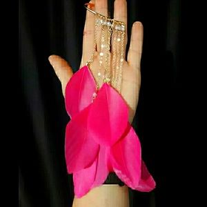 💋FEATHER TASSEL CUFF EARRING!!!